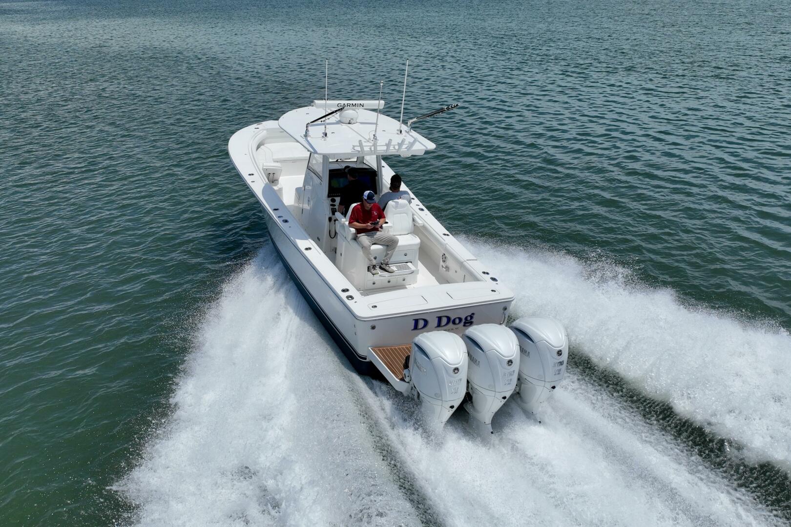 Slide: The Image of Regulator Marine Center Console 2021 - 5285685