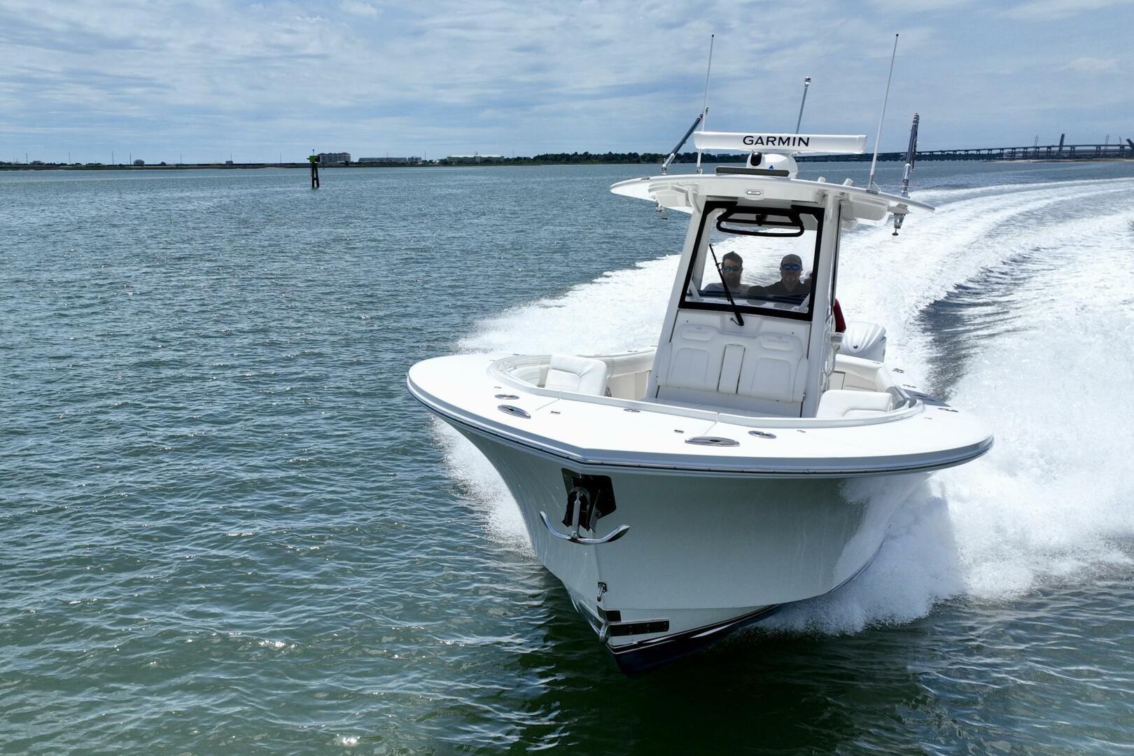 Slide: The Image of Regulator Marine Center Console 2021 - 5285689