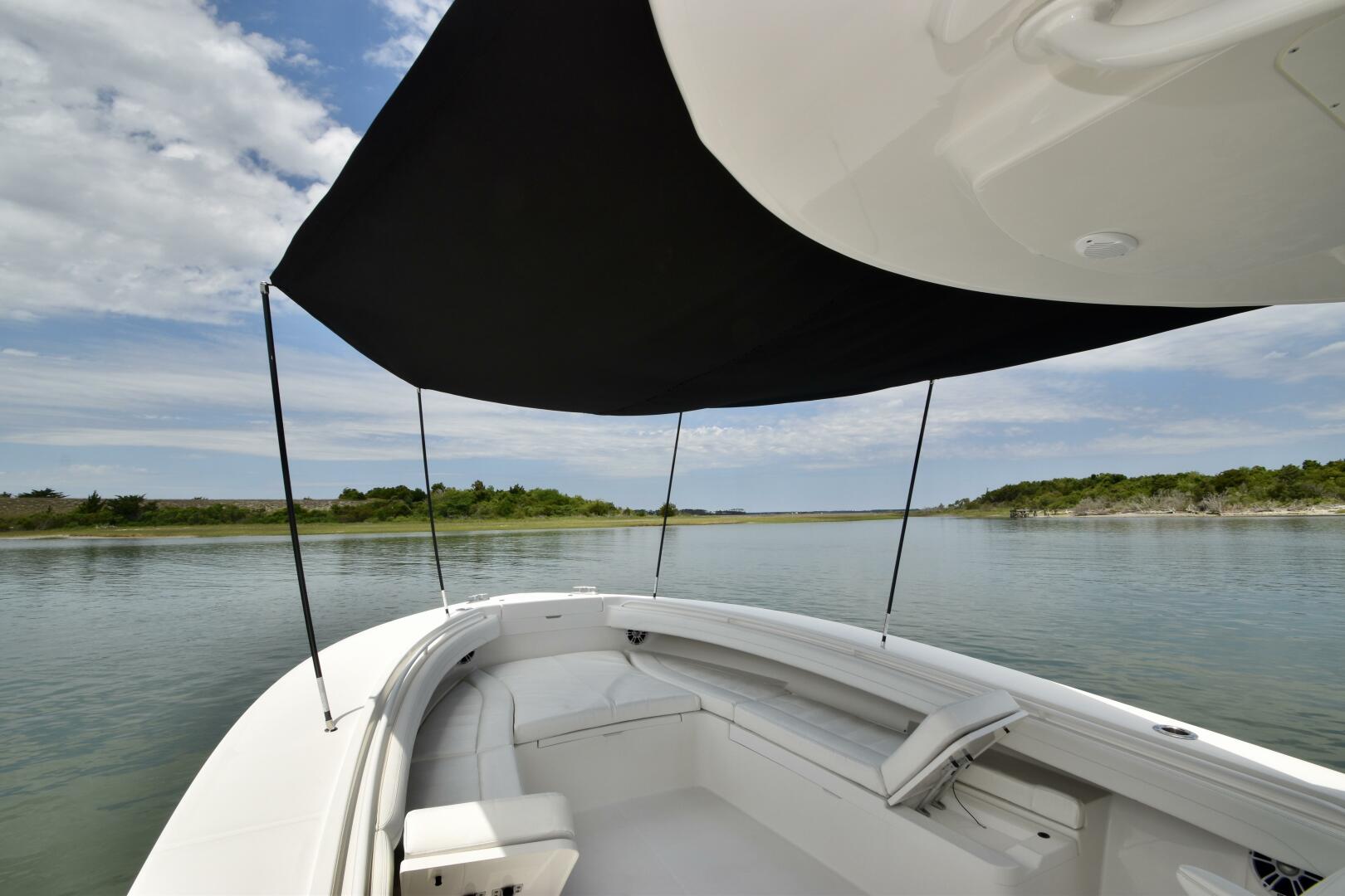 Slide: The Image of Regulator Marine Center Console 2021 - 5285695