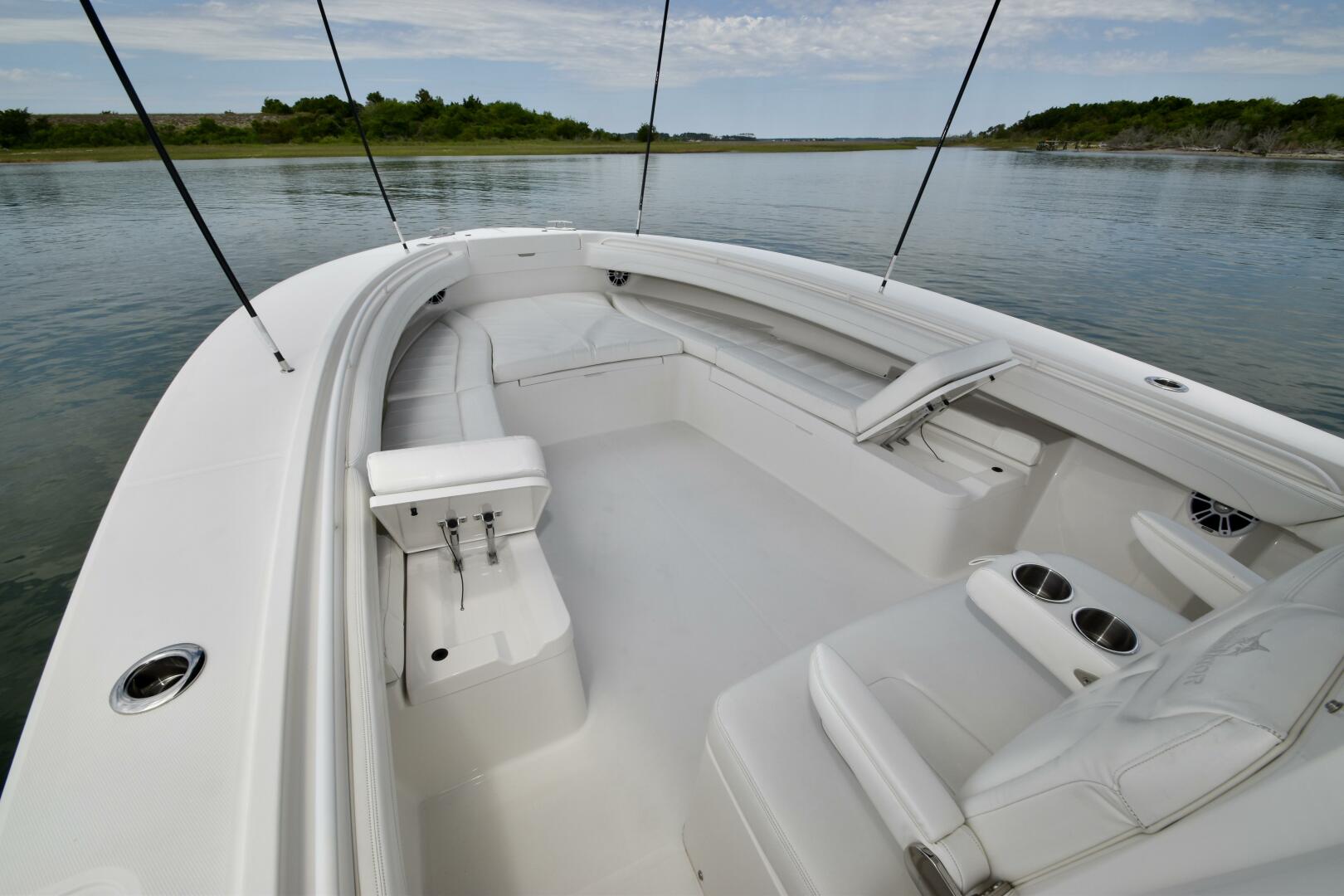 Slide: The Image of Regulator Marine Center Console 2021 - 5285696