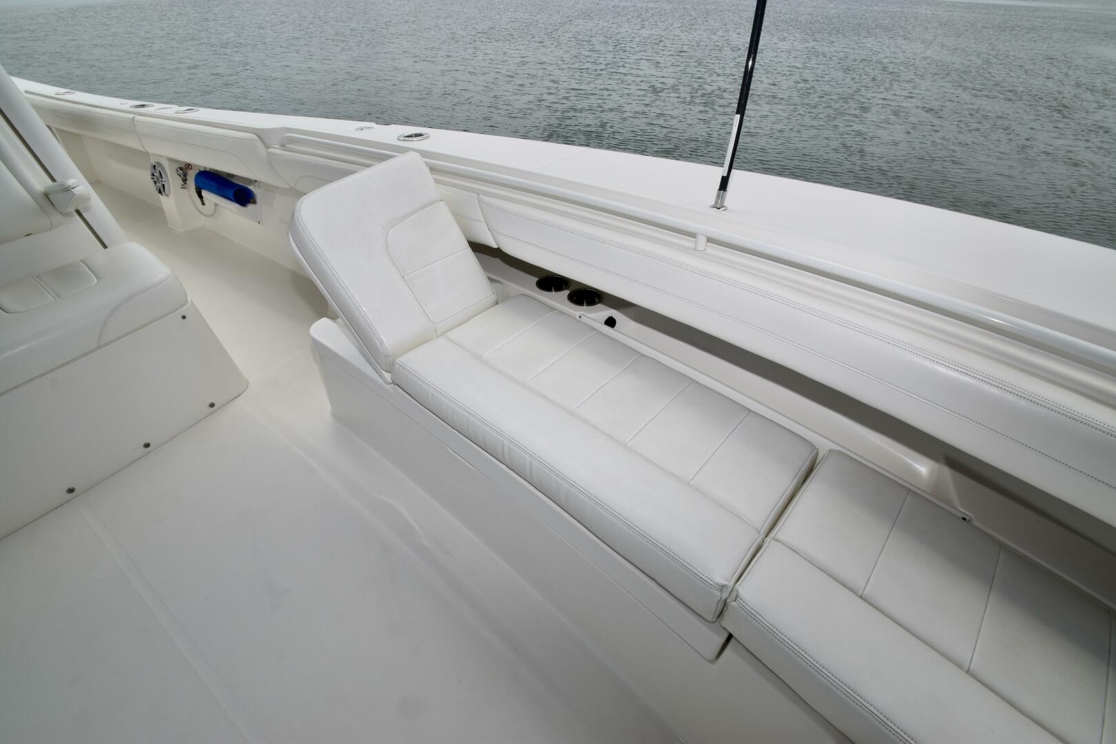 Slide: The Image of Regulator Marine Center Console 2021 - 5285698