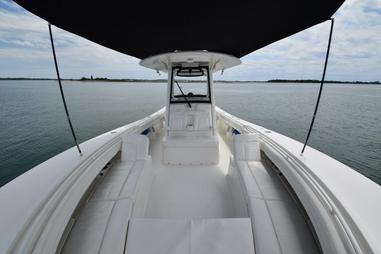 Slide: The Image of Regulator Marine Center Console 2021 - 5285699