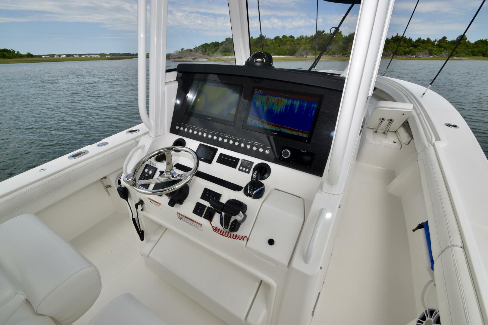 Slide: The Image of Regulator Marine Center Console 2021 - 5285704