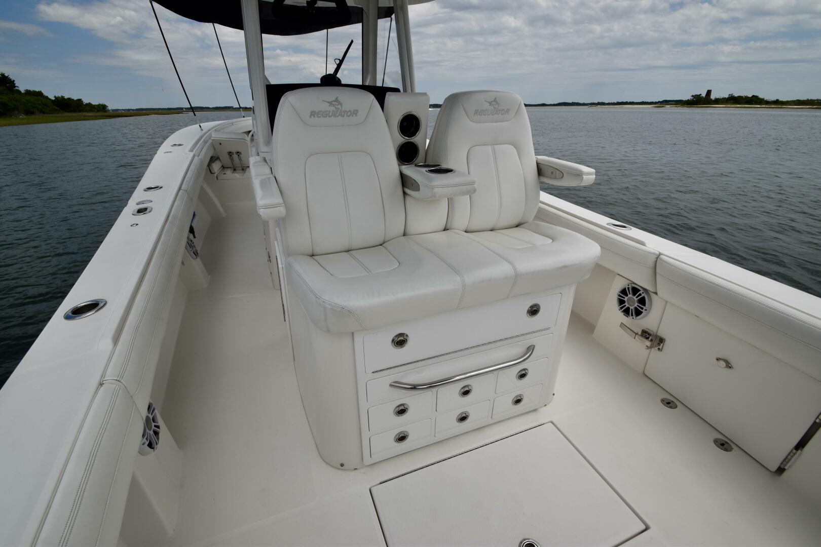 Slide: The Image of Regulator Marine Center Console 2021 - 5285710