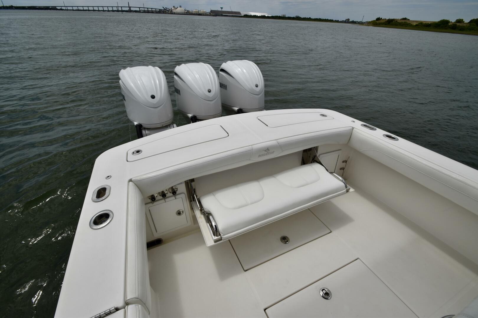 Slide: The Image of Regulator Marine Center Console 2021 - 5285712