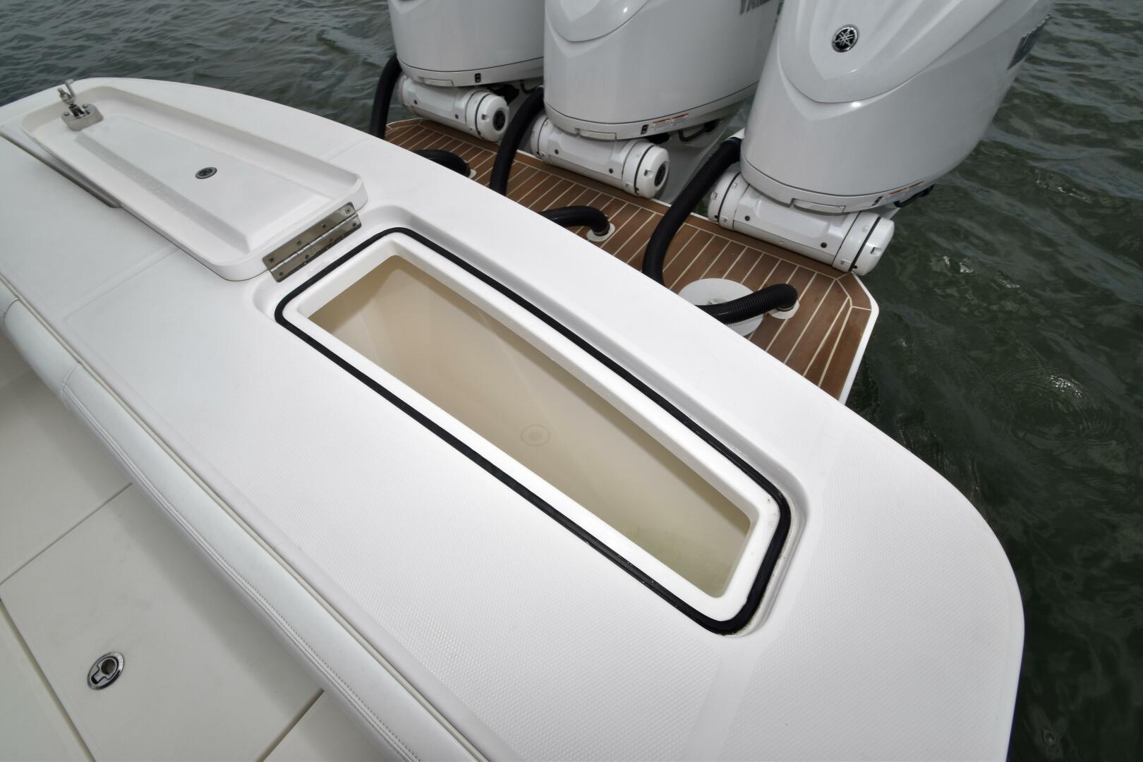 Slide: The Image of Regulator Marine Center Console 2021 - 5285717