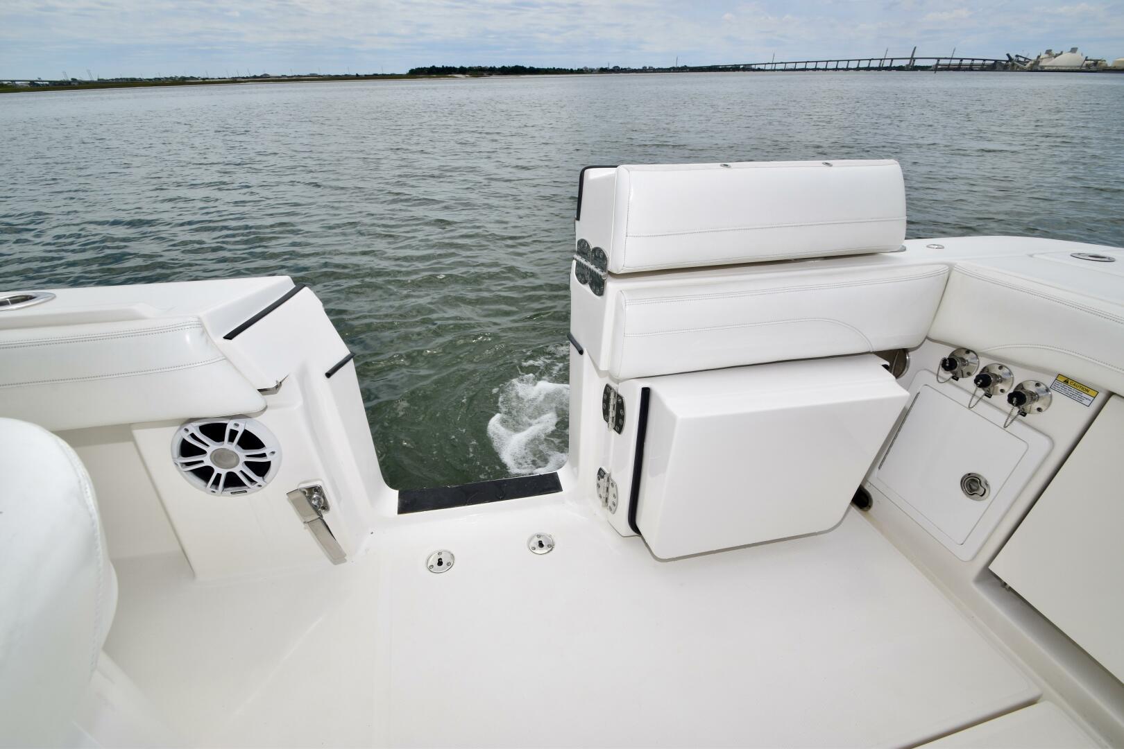 Slide: The Image of Regulator Marine Center Console 2021 - 5285718