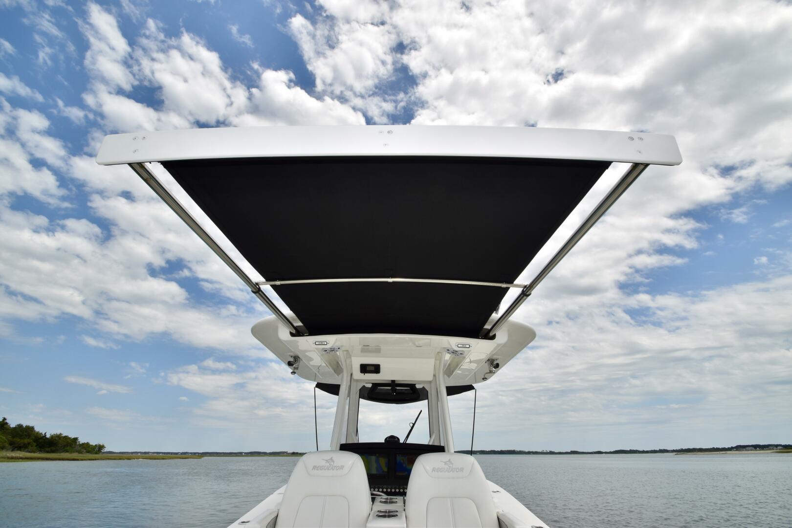 Slide: The Image of Regulator Marine Center Console 2021 - 5285720