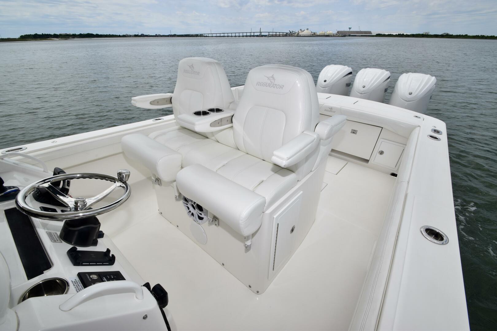 Slide: The Image of Regulator Marine Center Console 2021 - 5285722