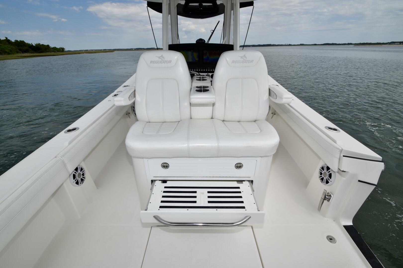 Slide: The Image of Regulator Marine Center Console 2021 - 5285723