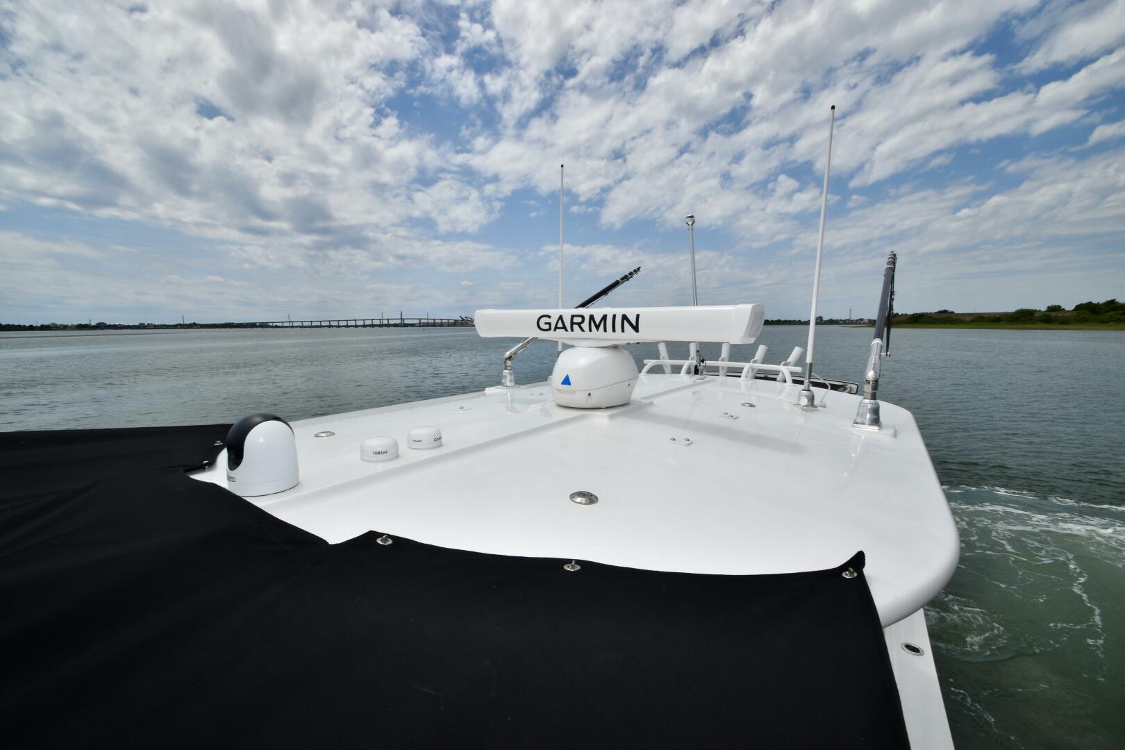 Slide: The Image of Regulator Marine Center Console 2021 - 5285725