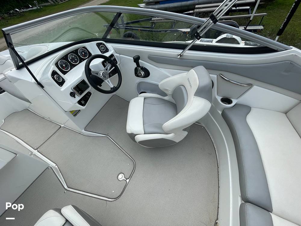 Slide: The Image of Rinker 20 MTX 2019 - 19
