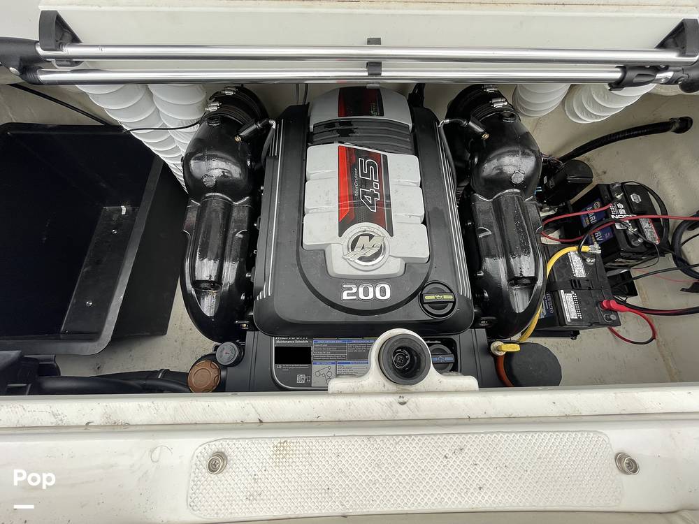 Slide: The Image of Mercruiser 4.5L engine - 9