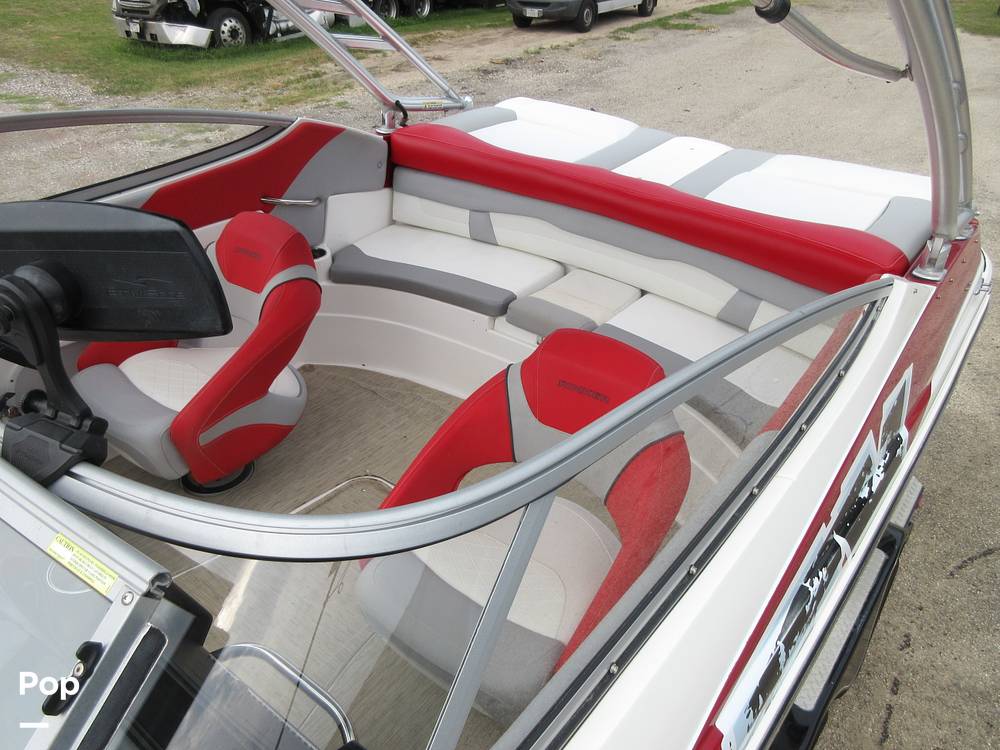 Slide: The Image of Cockpit Seating - 15475446