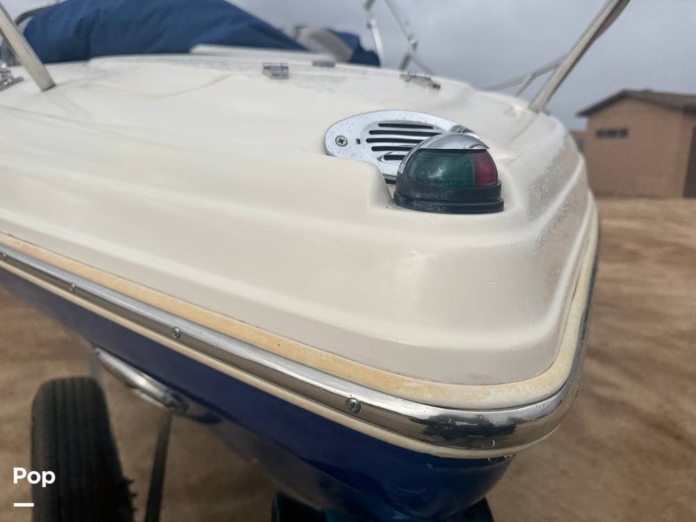 Slide: The Image of Rinker 232 Captiva 2005 - 15110004