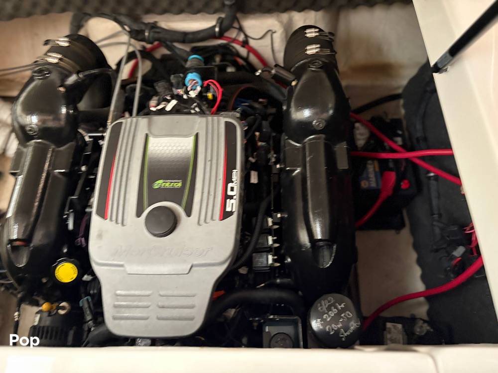 Slide: The Image of ENGINE CLEAN - 15293881