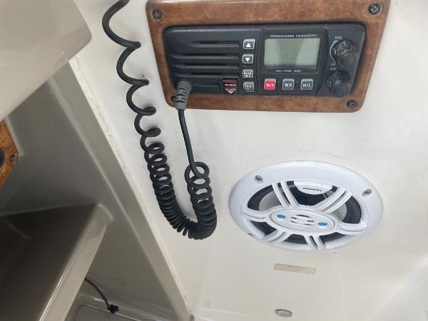 Slide: The Image of 2008 Rinker 260 Express Cruiser radio and speaker system. - 16