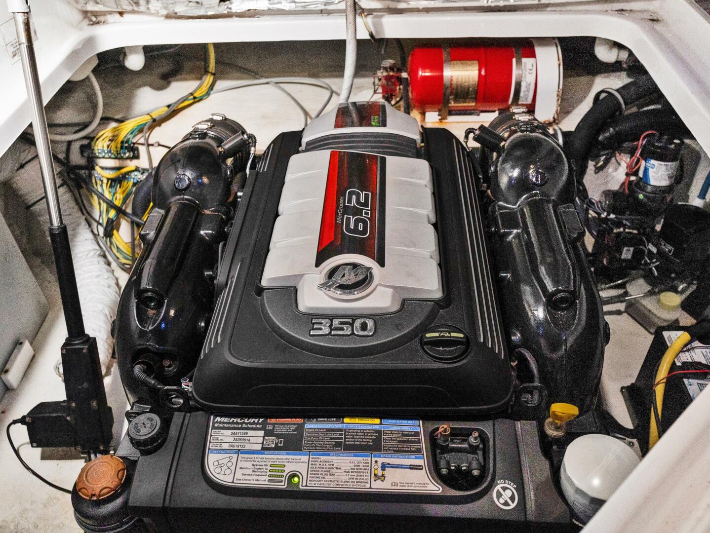 Slide: The Image of Rinker 270 Express Cruiser 2020 - 5038175