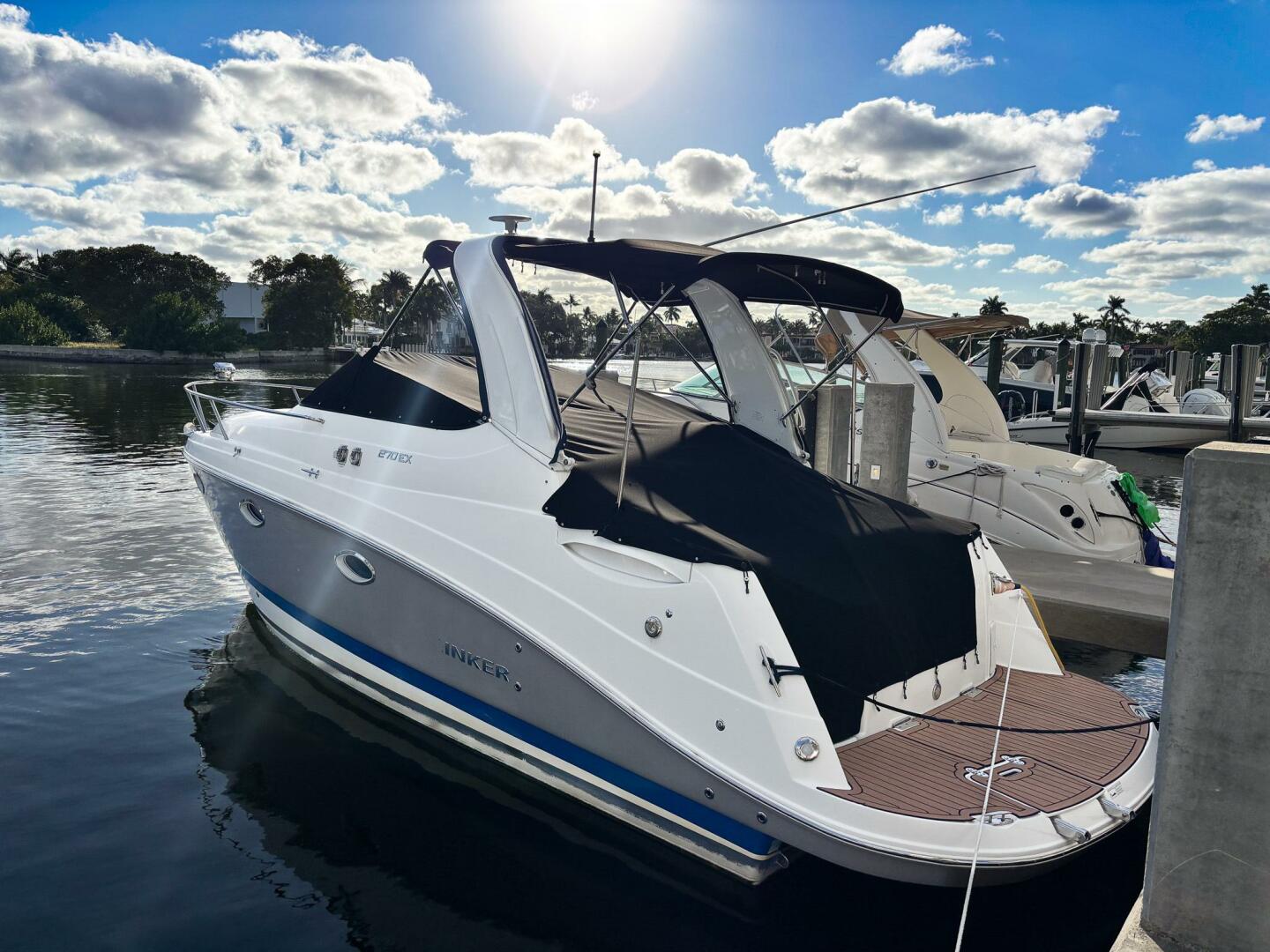 Slide: The Image of Rinker 270 Express Cruiser 2020 - 5038176