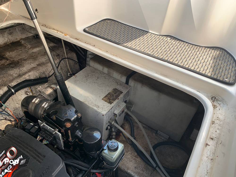 Slide: The Image of Rinker 270 Fiesta Vee 2003 - 9411912