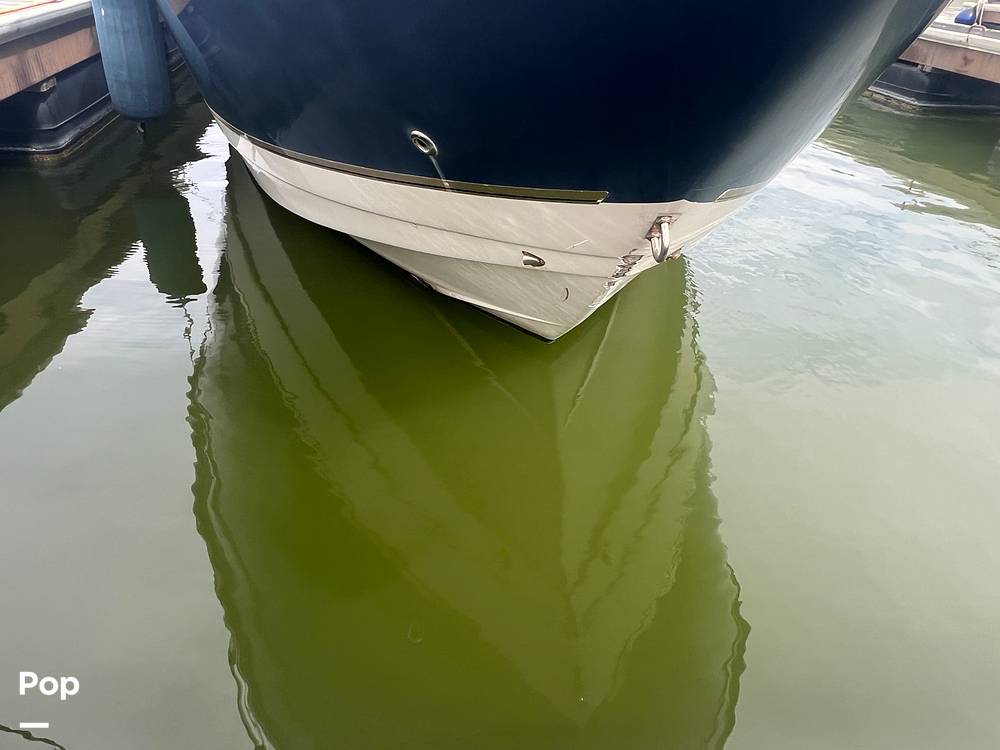 Slide: The Image of Some Wear Under Hook Latch - 14040000