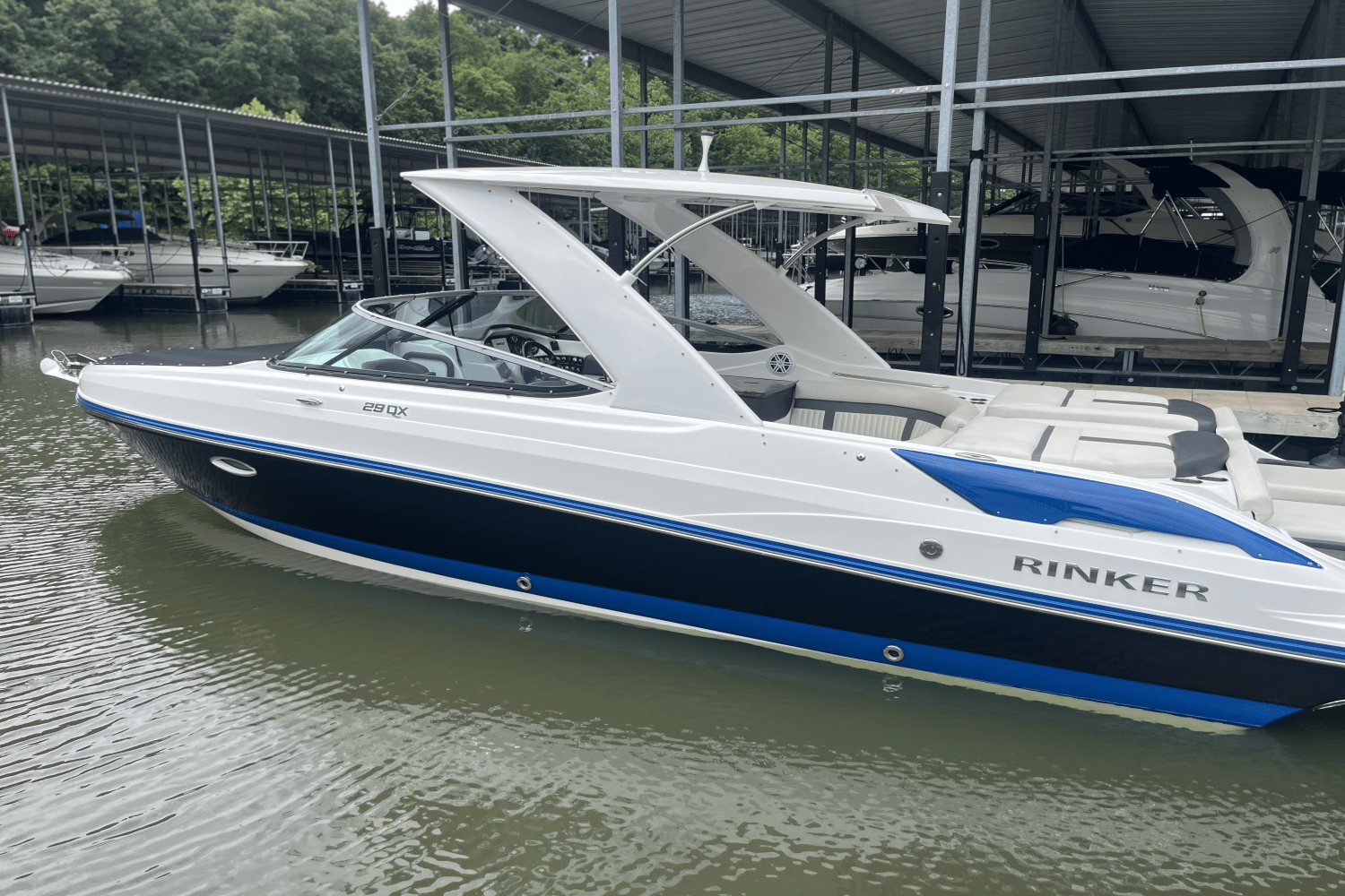 Slide: The Image of Rinker 29 QX 2020 - 13