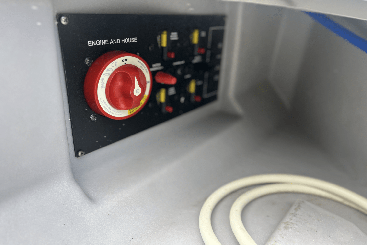 Slide: The Image of Rinker 29 QX 2020 - 16