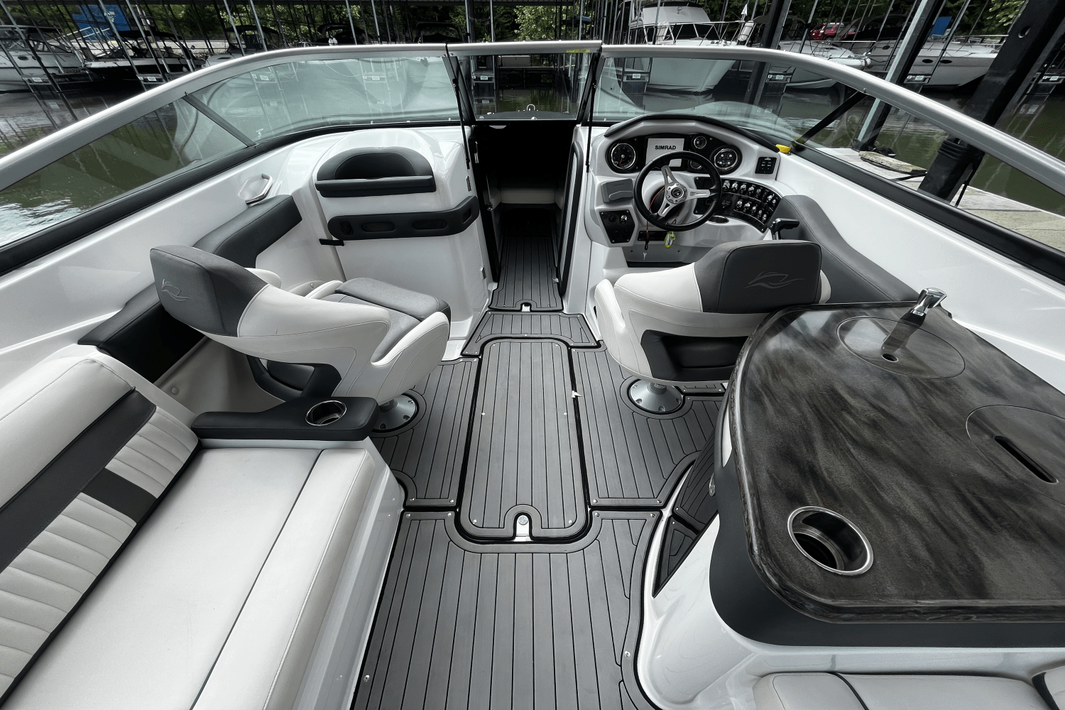 Slide: The Image of Rinker 29 QX 2020 - 21