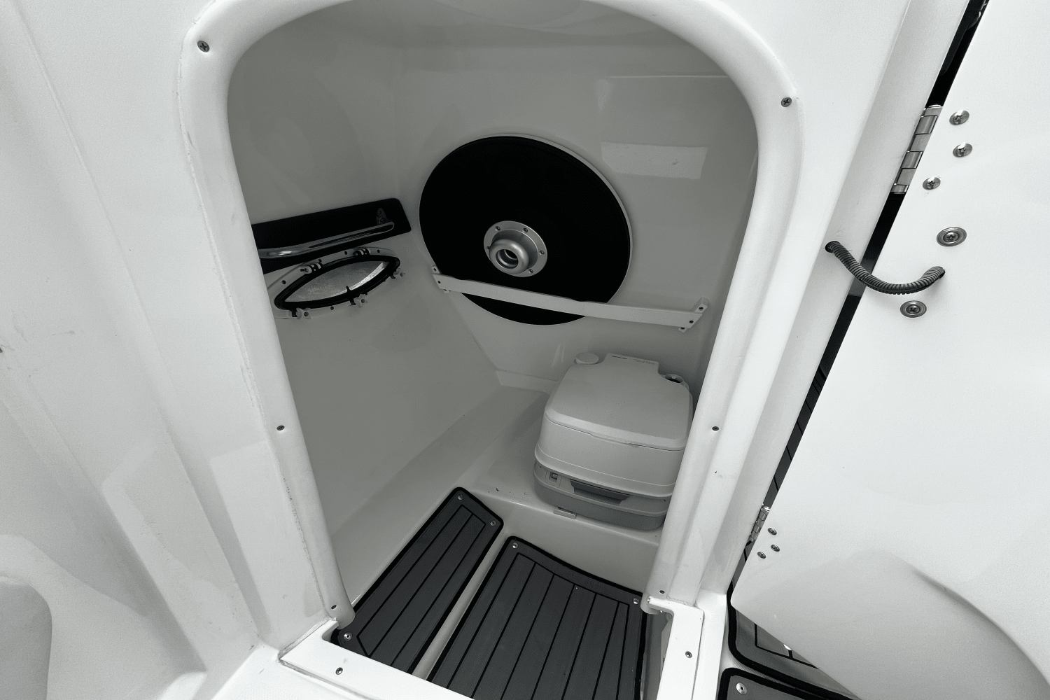 Slide: The Image of Rinker 29 QX 2020 - 25