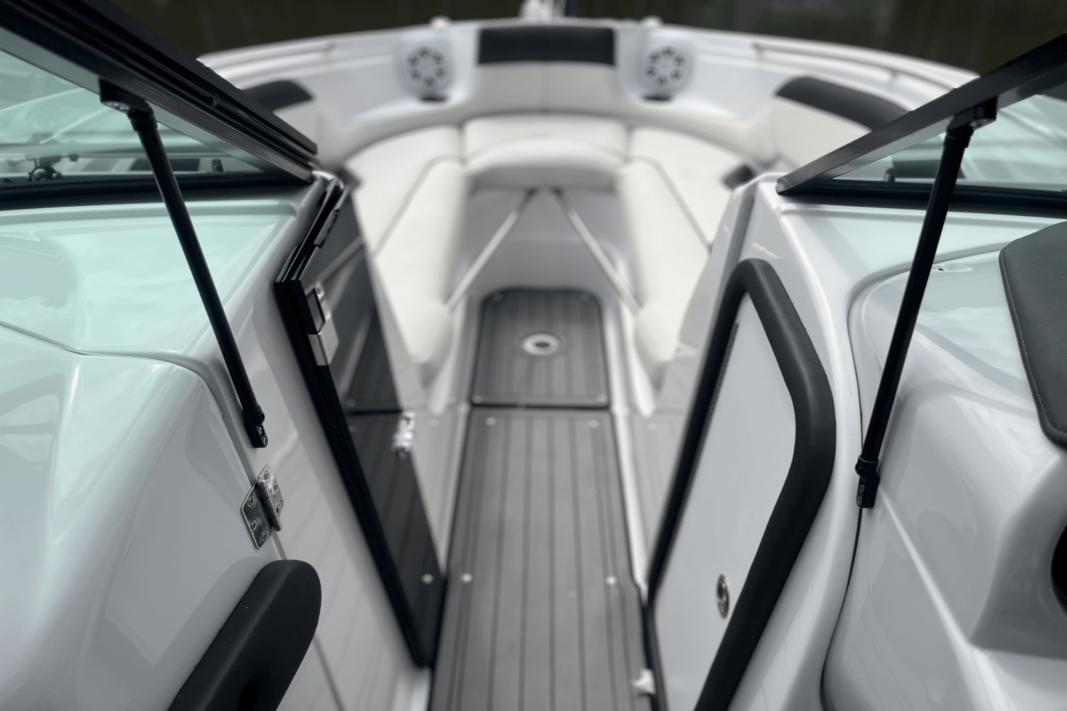 Slide: The Image of Rinker 29 QX 2020 - 29