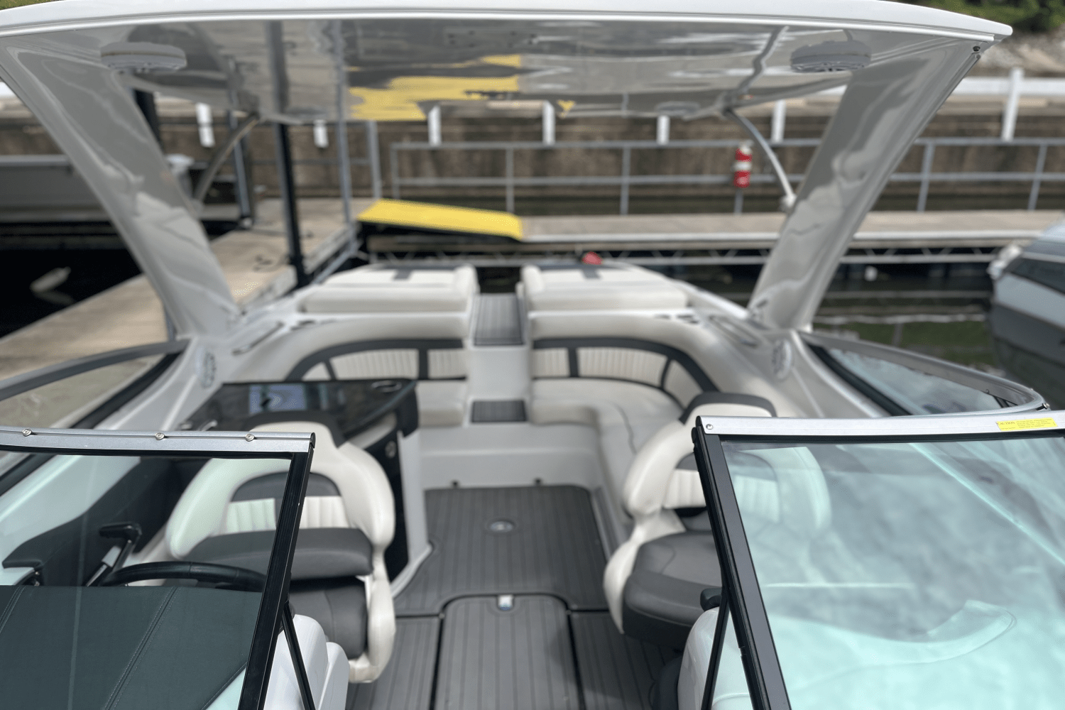 Slide: The Image of Rinker 29 QX 2020 - 34