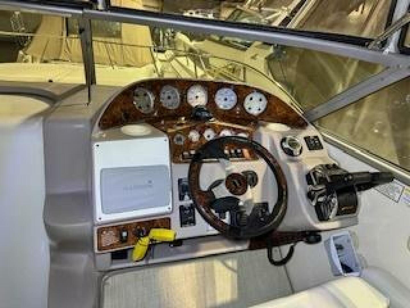 Slide: The Image of Rinker 320 Express 2005 - 5088470
