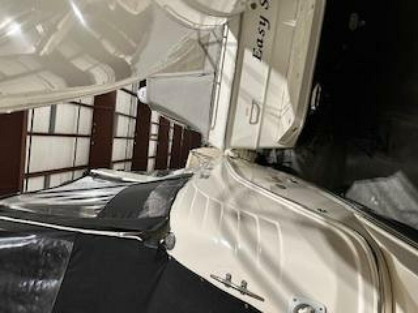 Slide: The Image of Rinker 320 Express 2005 - 5088476