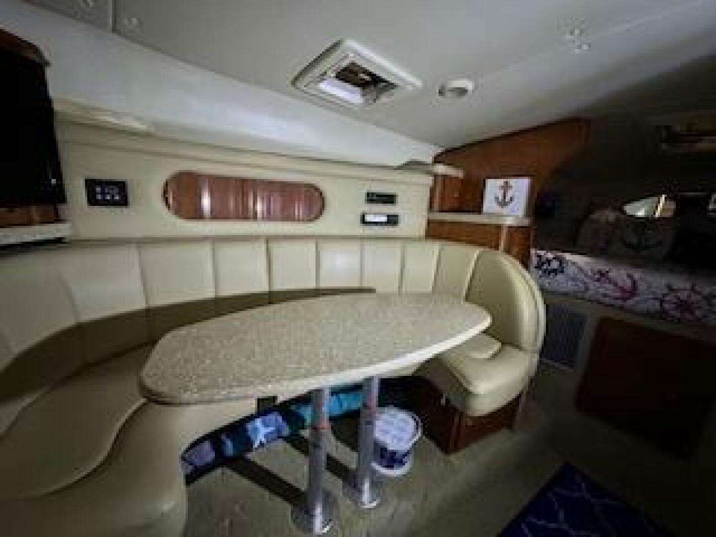 Slide: The Image of Rinker 320 Express 2005 - 5088436