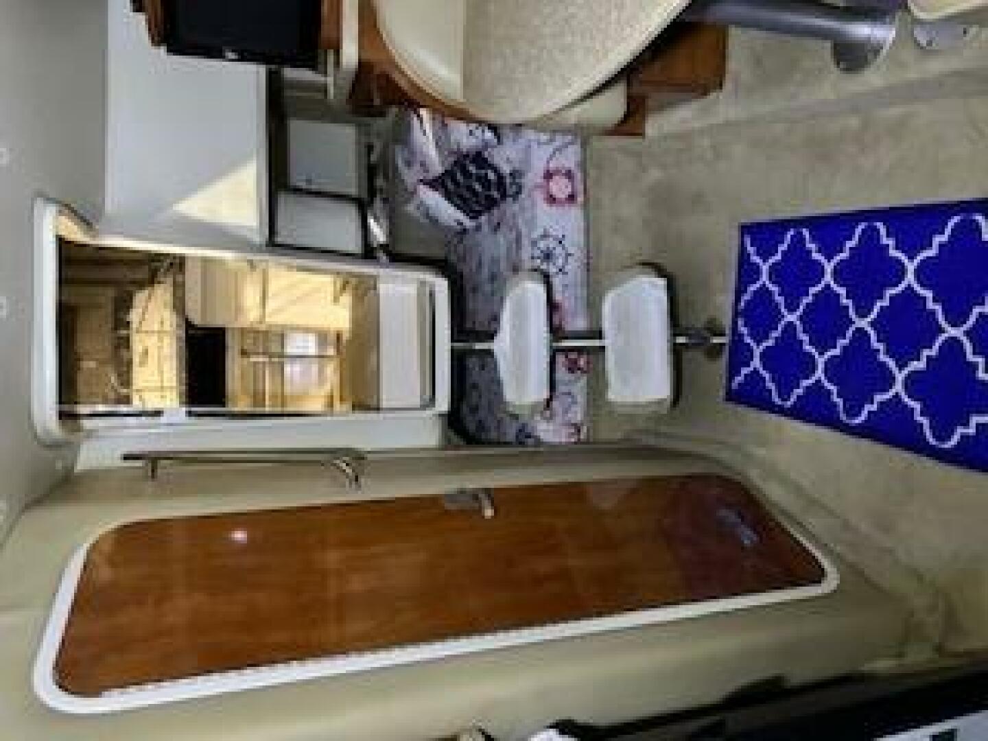 Slide: The Image of Rinker 320 Express 2005 - 5088437