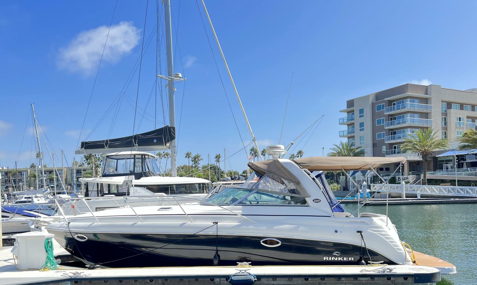 Slide: The Image of Rinker 320 Express Cruiser 2006 - 4797324