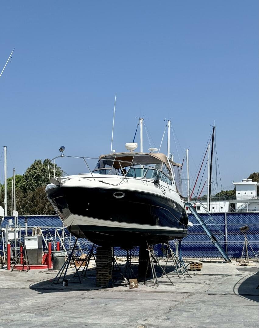 Slide: The Image of Rinker 320 Express Cruiser 2006 - 4797327