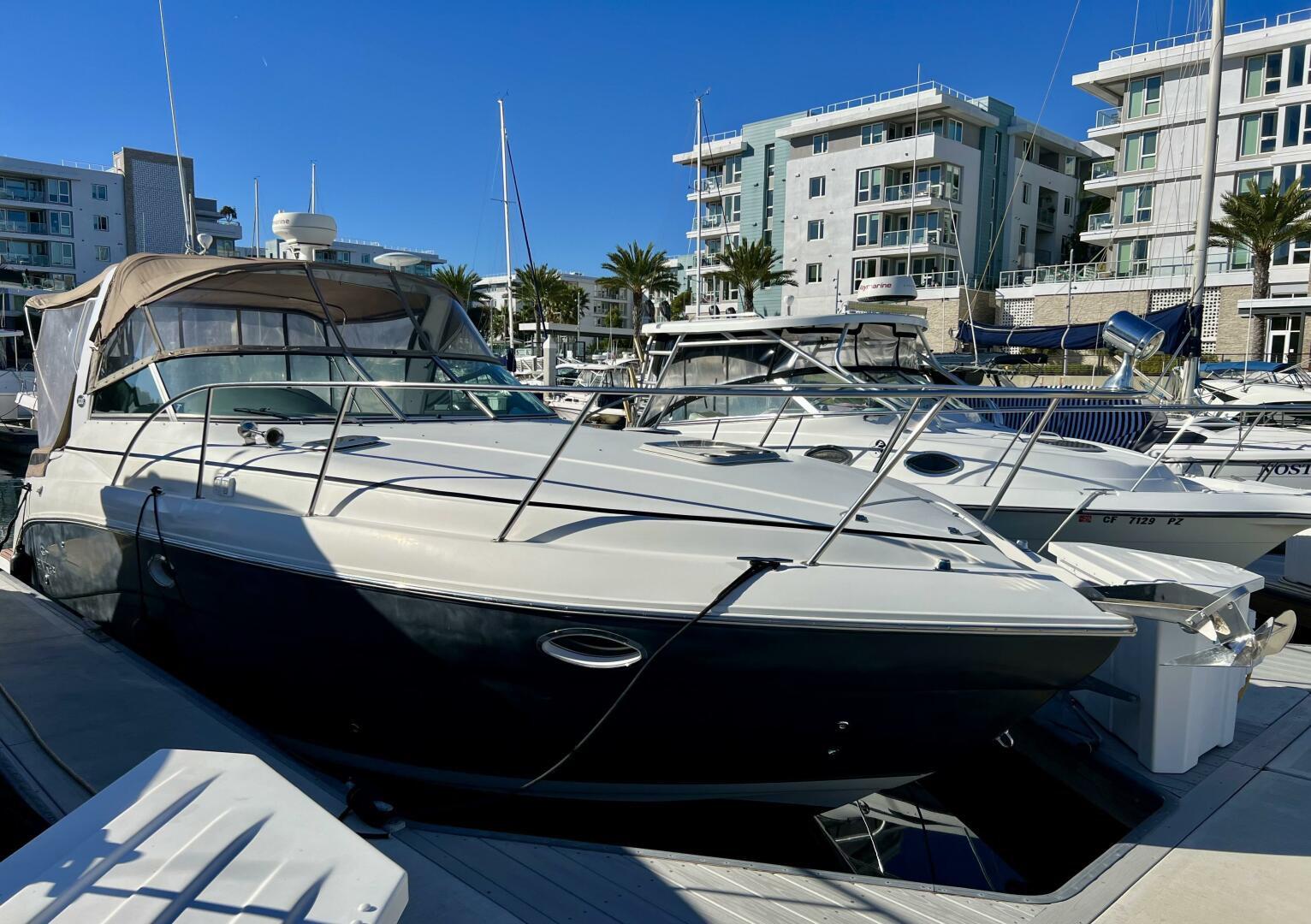 Slide: The Image of Rinker 320 Express Cruiser 2006 - 4797329