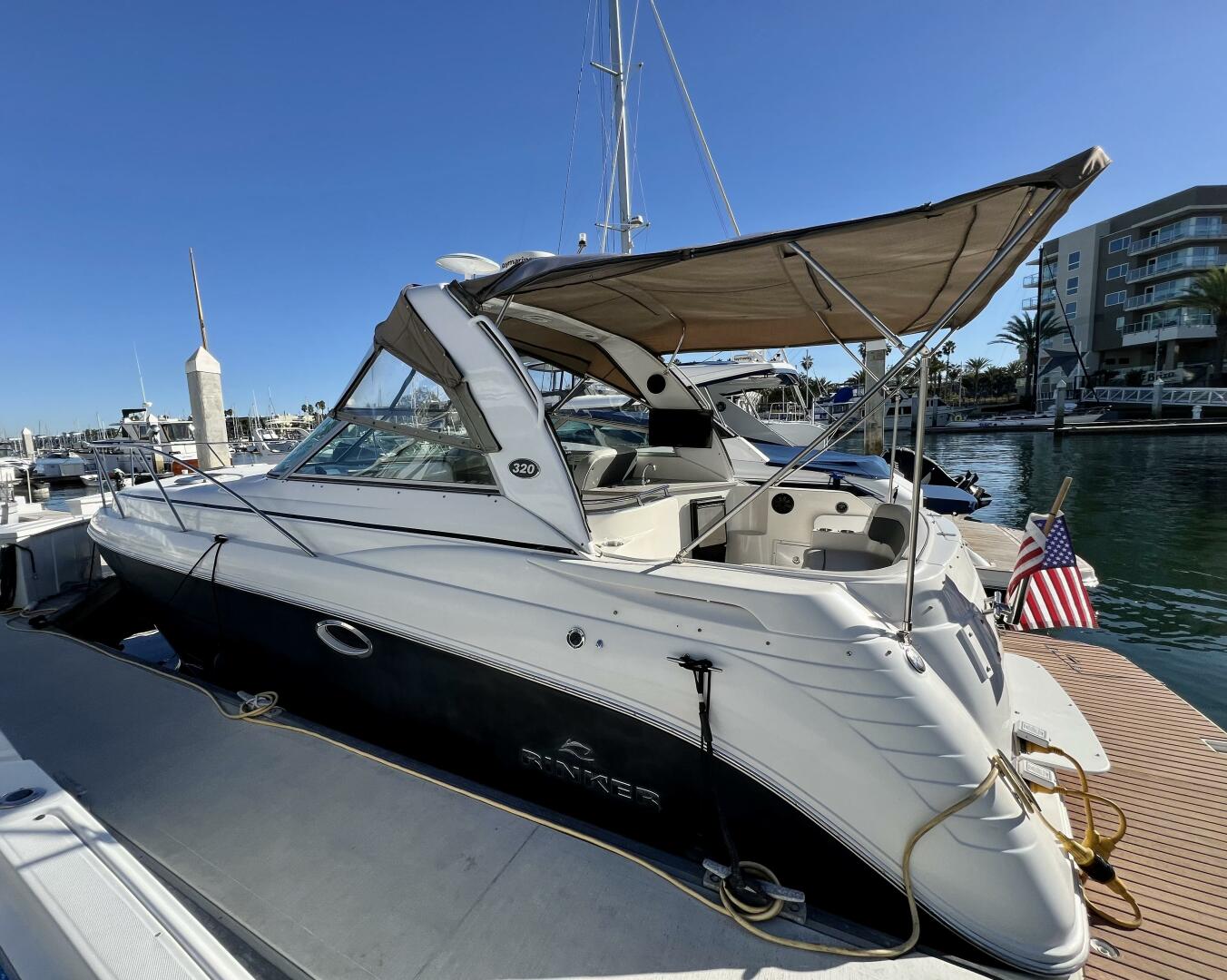 Slide: The Image of Rinker 320 Express Cruiser 2006 - 4797331
