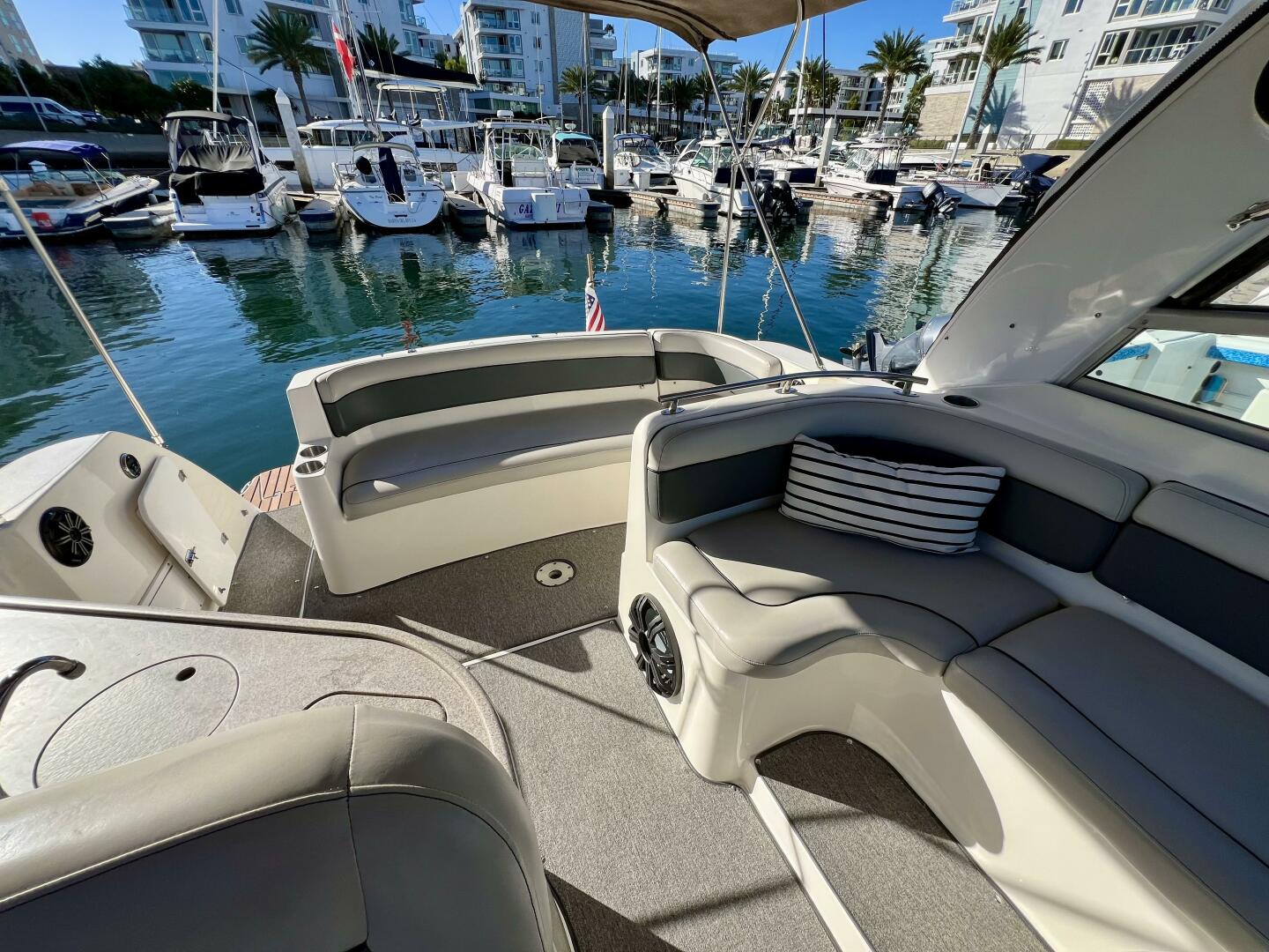 Slide: The Image of Rinker 320 Express Cruiser 2006 - 4797338