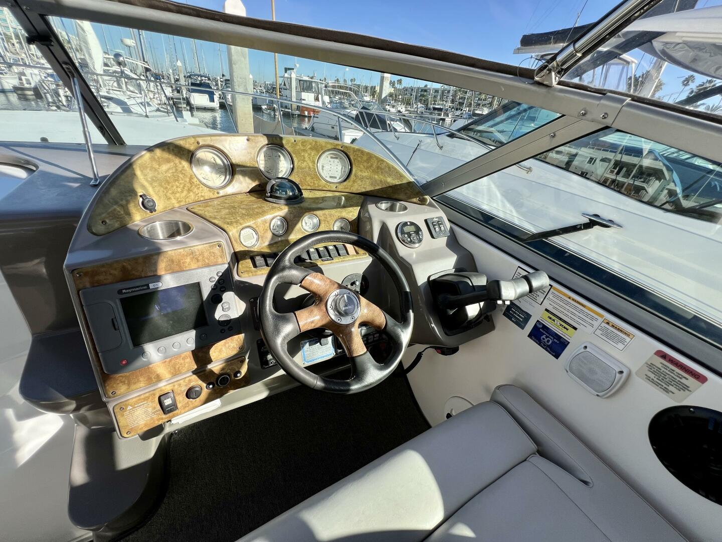 Slide: The Image of Rinker 320 Express Cruiser 2006 - 4797342