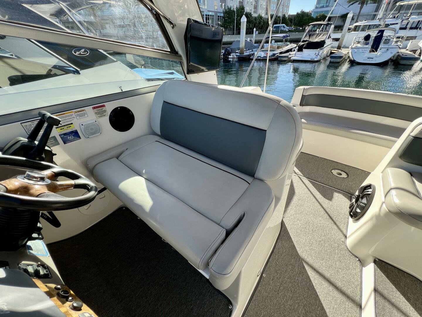 Slide: The Image of Rinker 320 Express Cruiser 2006 - 4797344