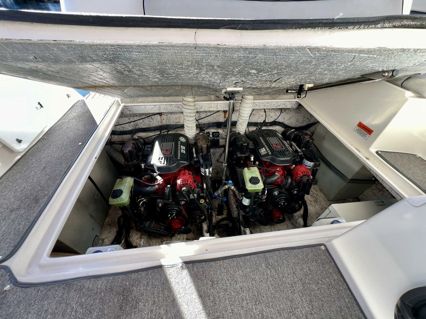 Slide: The Image of Rinker 320 Express Cruiser 2006 - 4797345