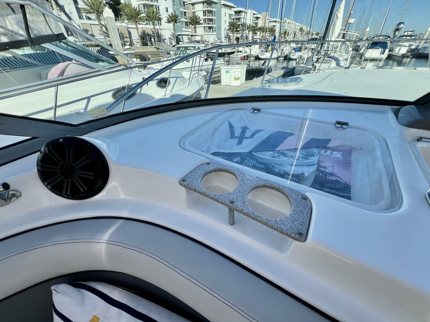 Slide: The Image of Rinker 320 Express Cruiser 2006 - 4797351