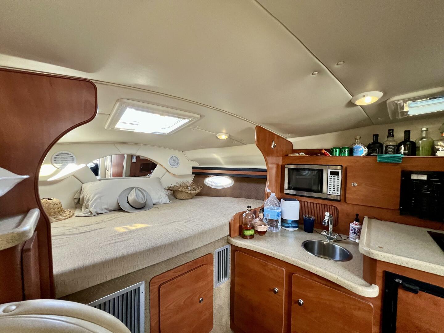Slide: The Image of Rinker 320 Express Cruiser 2006 - 4797352