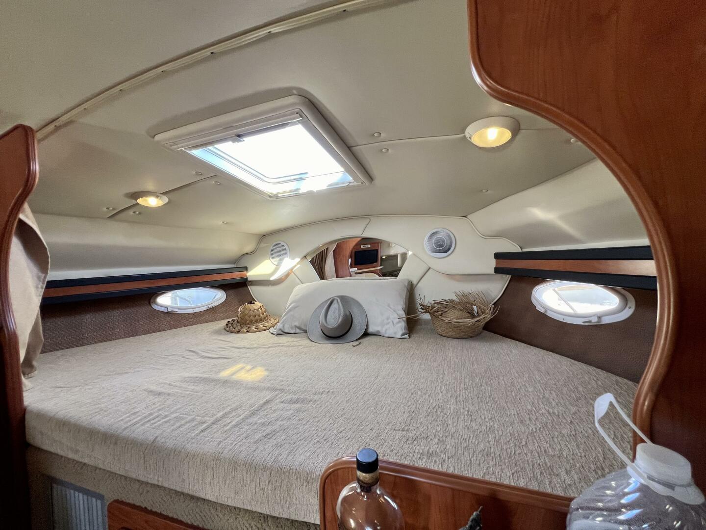Slide: The Image of Rinker 320 Express Cruiser 2006 - 4797354
