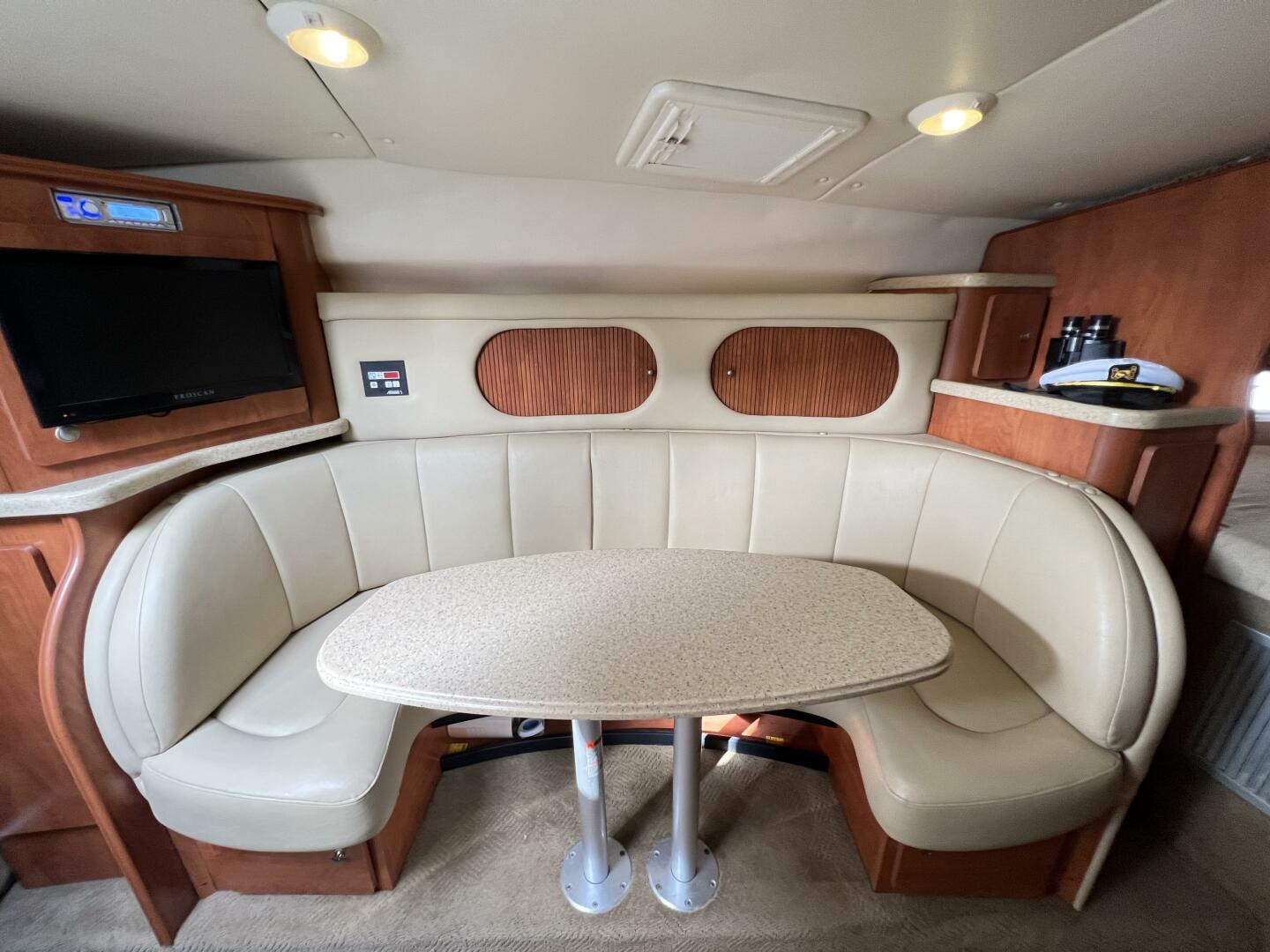 Slide: The Image of Rinker 320 Express Cruiser 2006 - 4797371