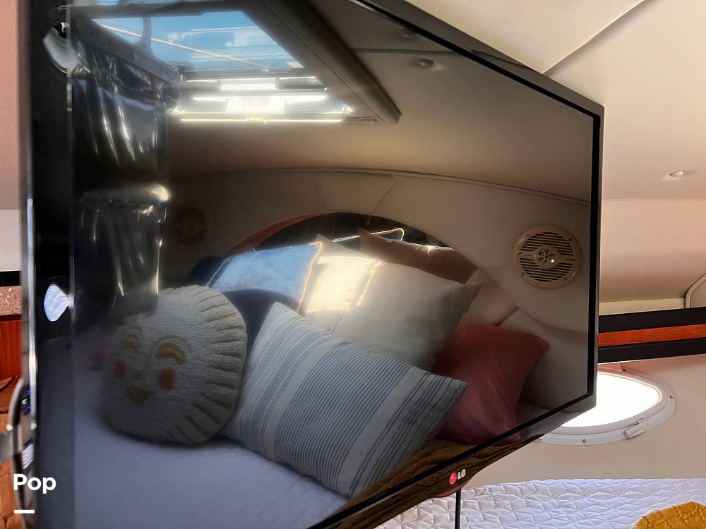 Slide: The Image of LG Flat Screen TV - 15329284