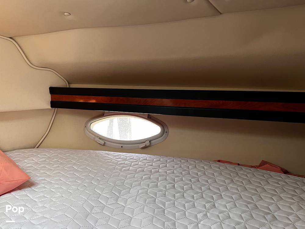 Slide: The Image of Rinker 320 Fiesta Vee 2005 - 15329285