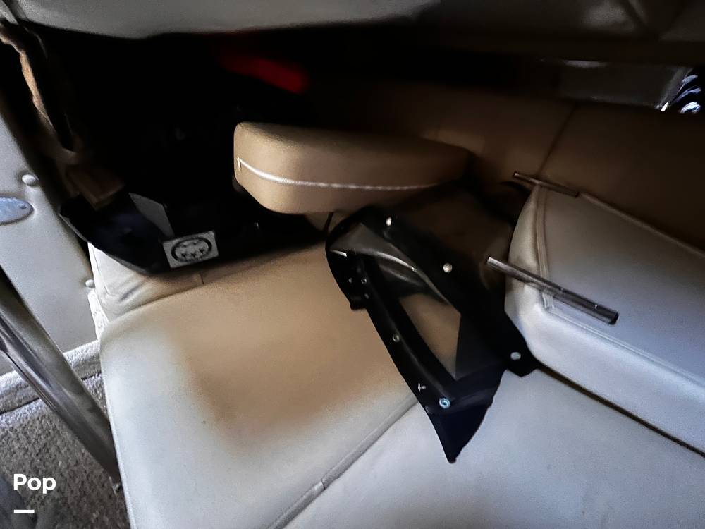 Slide: The Image of Rinker 320 Fiesta Vee 2005 - 15329295